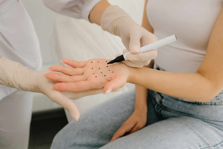 Detailed clinical assessment before a muscle-toning and fat-reduction procedure